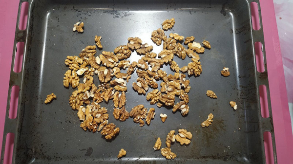 Как подсушить грецкие орехи в скорлупе и без нее